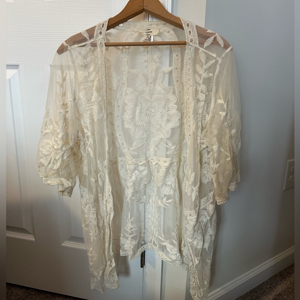 Off white, Lace Shaw, size s
